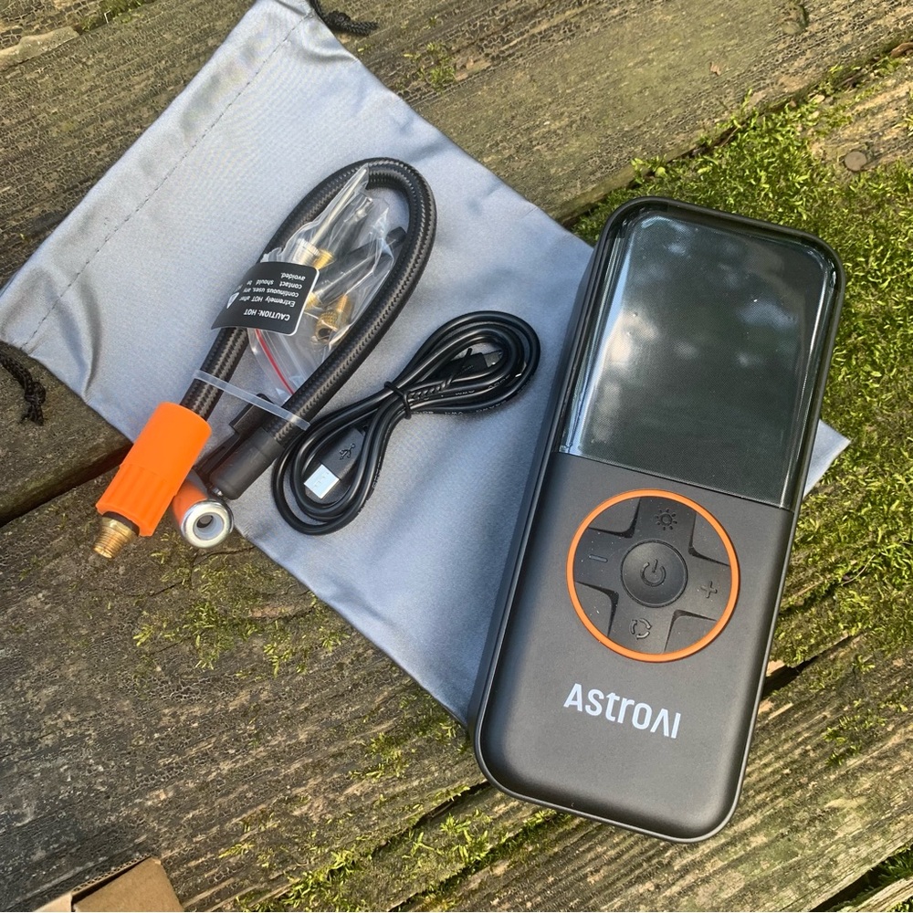 AstroAI Portable Car Air Pump - Picture 4 of 8
